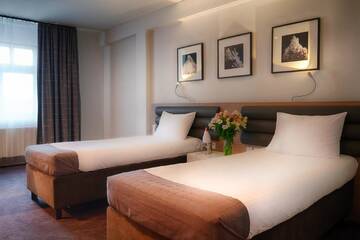 Фото номера Двухместный номер с 2 отдельными кроватями Отель Focus Hotel Premium Inowrocław г. Иновроцлав 2