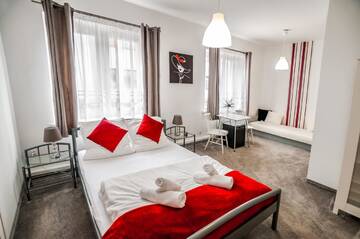 Фото номера Двухместный номер Делюкс с 1 кроватью Хостелы Lew Hostel г. Иновроцлав 7
