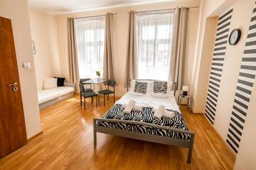 Фото номера Двухместный номер Делюкс с 1 кроватью Хостелы Lew Hostel г. Иновроцлав 4